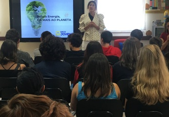 A sessão sobre energia - poupa energia dá mais ao Planeta - foi realizada em colaboração com a DECO, para os 9.º anos.